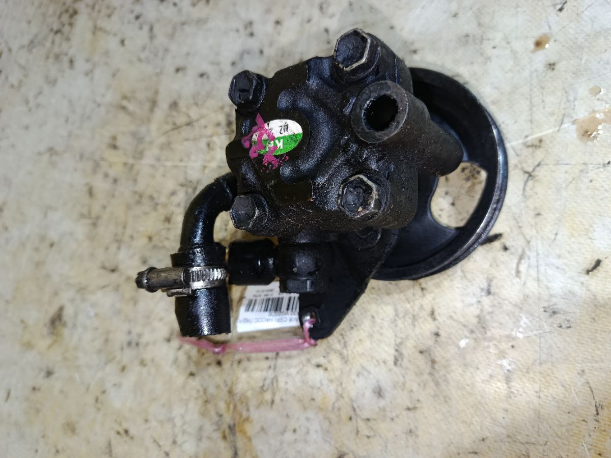 Насос гидроусилителя на Nissan Cefiro A32 VQ20DE Фото 3