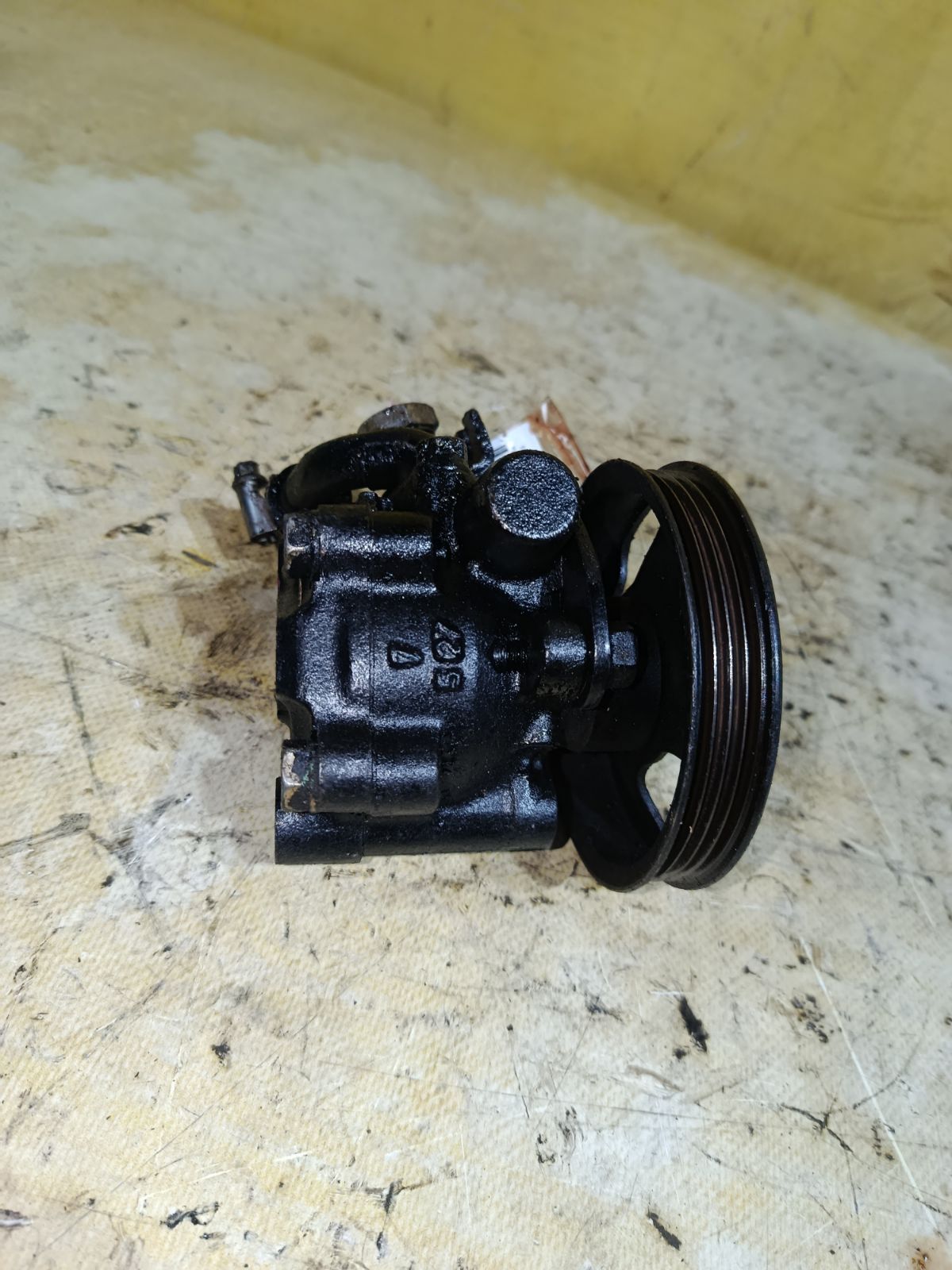 Насос гидроусилителя на Nissan Cefiro A32 VQ20DE Фото 4