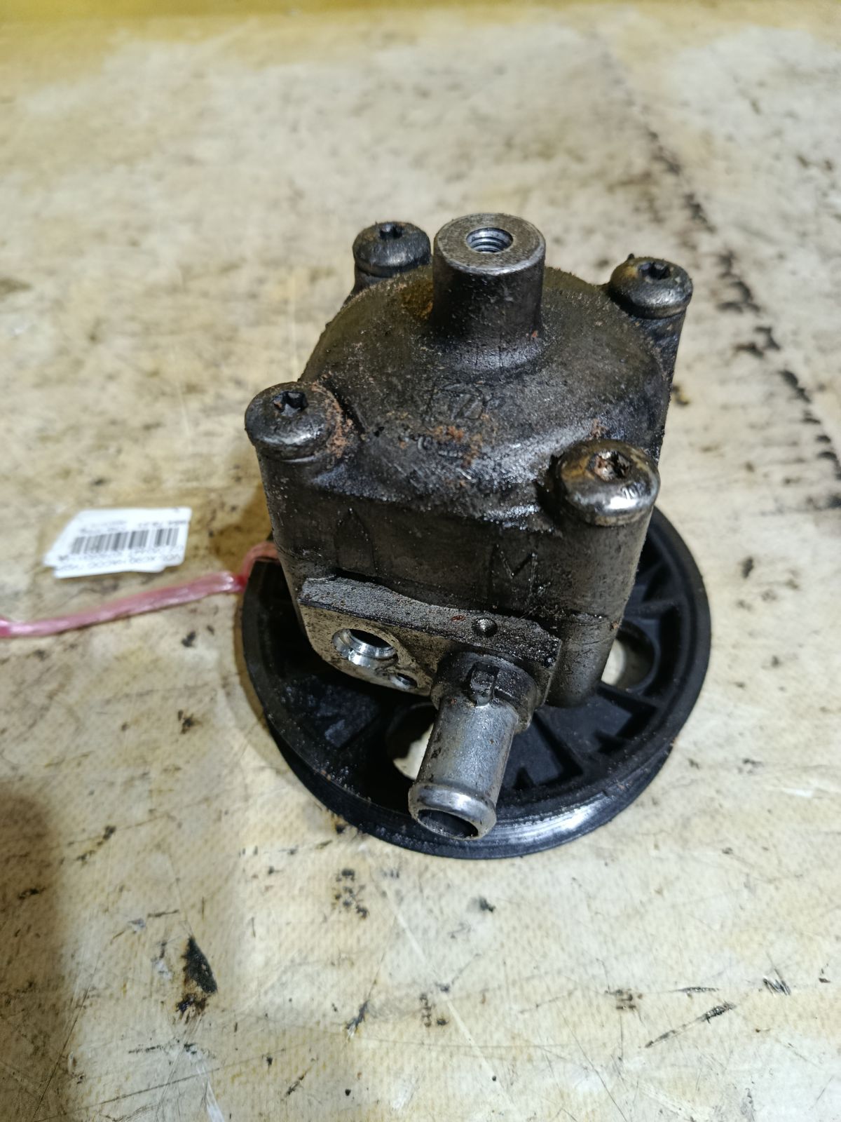 Насос гидроусилителя 30760531142, 7617955142, 7611332138 на Volvo Xc90 CZ D5244T Фото 3