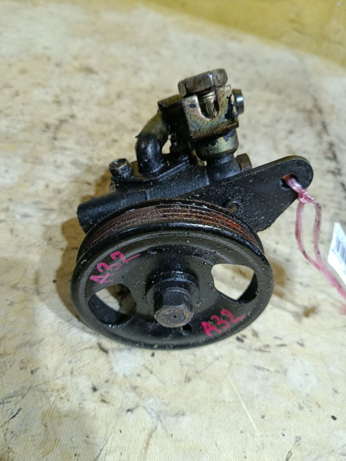 Насос гидроусилителя на Nissan Cefiro A32 VQ20DE Фото 1