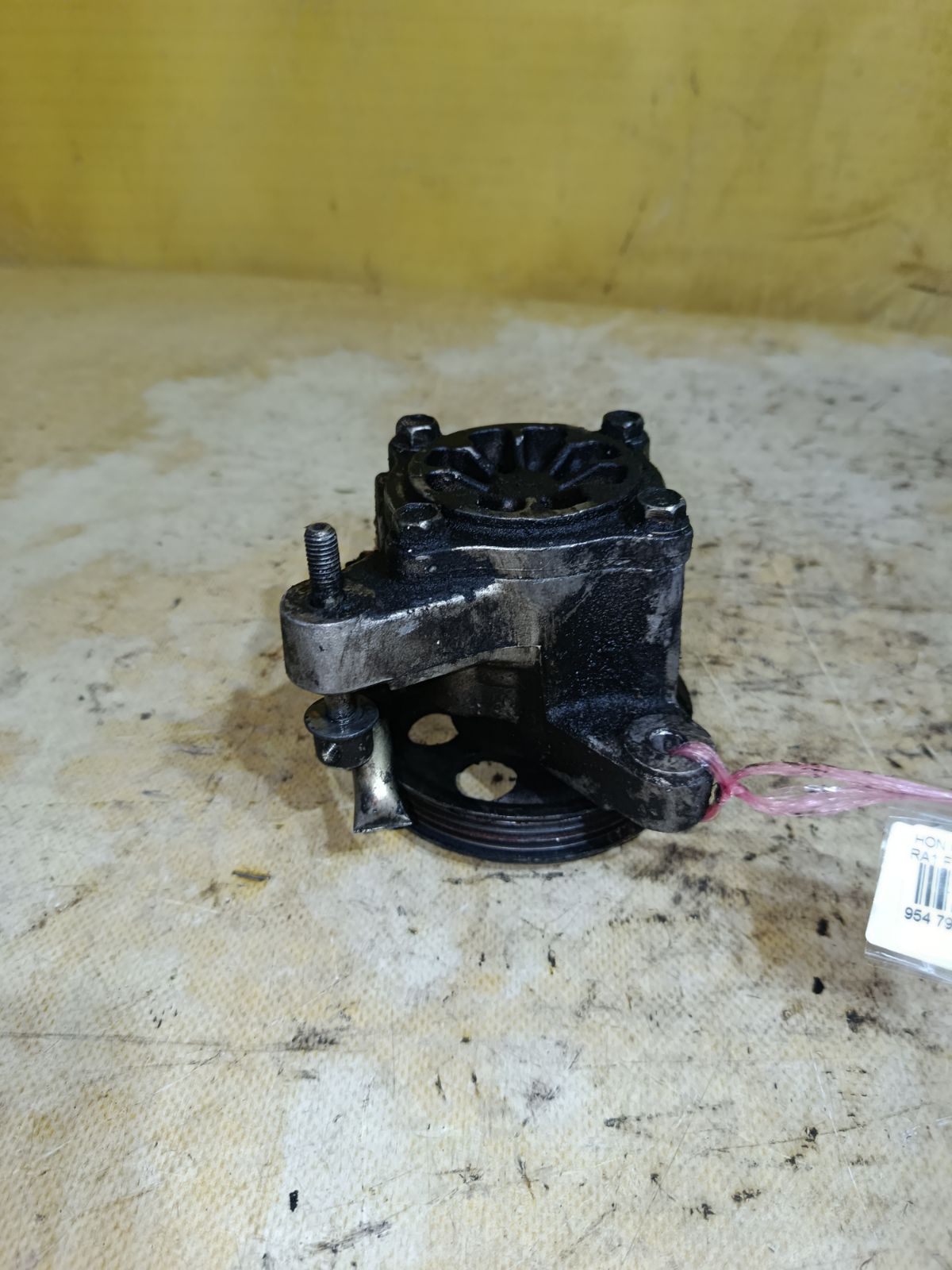 Насос гидроусилителя 56110-P1E-003 на Honda Odyssey RA1 F22B Фото 3