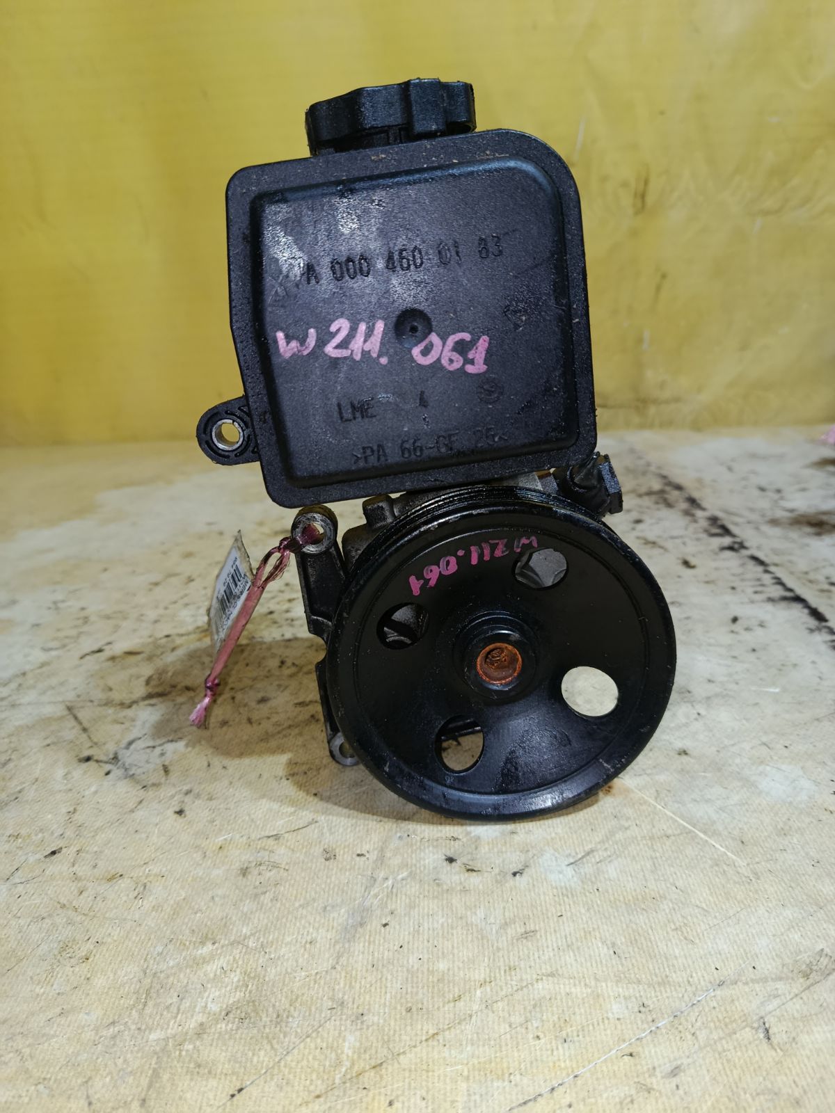 Насос гидроусилителя A0004600183, 8001672, A0034666001, A0044661401 на Mercedes-Benz E-Class W211.061 112.913 Фото 1