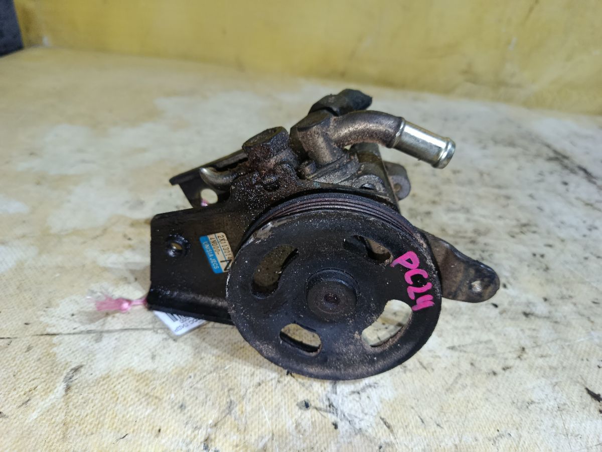 Насос гидроусилителя на Nissan Serena PC24 SR20DE Фото 1