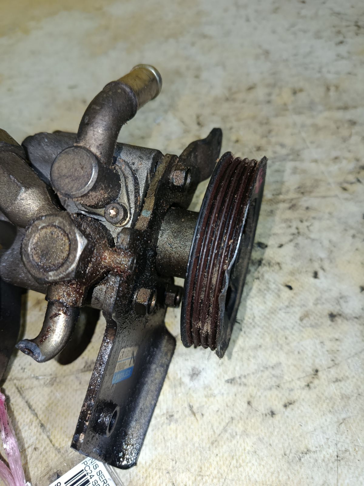 Насос гидроусилителя на Nissan Serena PC24 SR20DE Фото 4