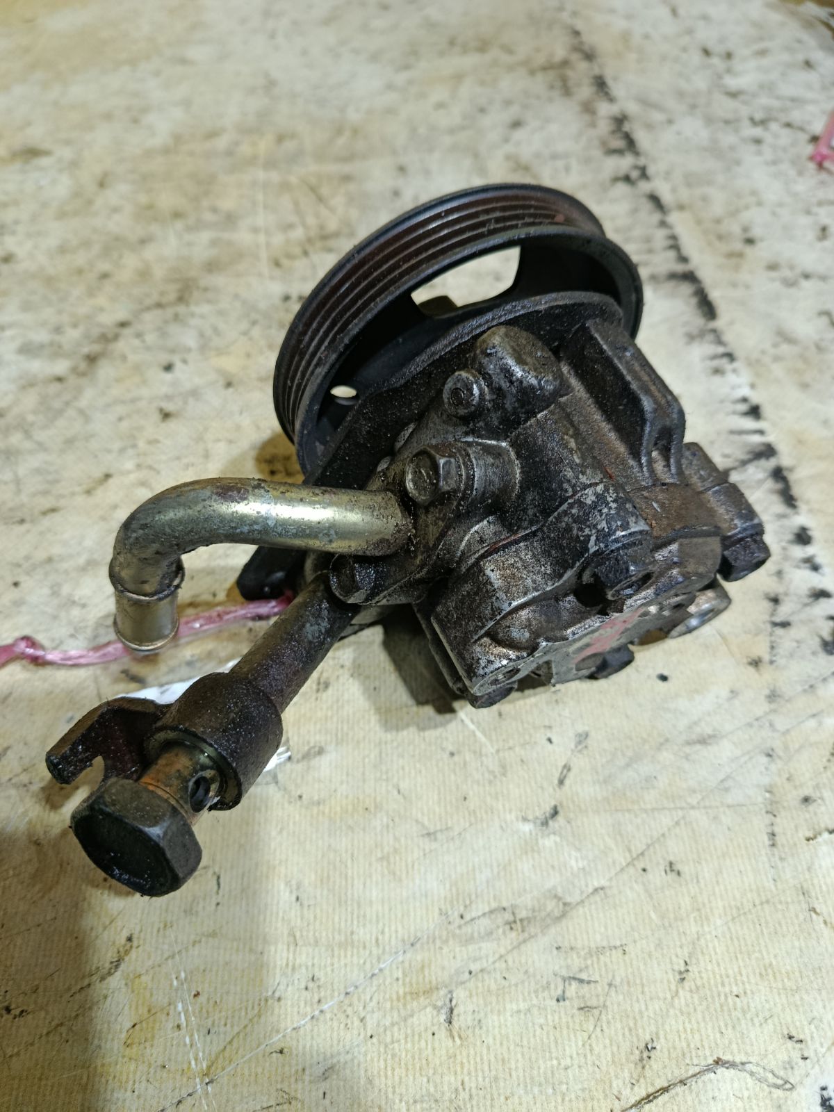 Насос гидроусилителя 19110-9Y800 на Nissan Teana J31 VQ23DE Фото 2