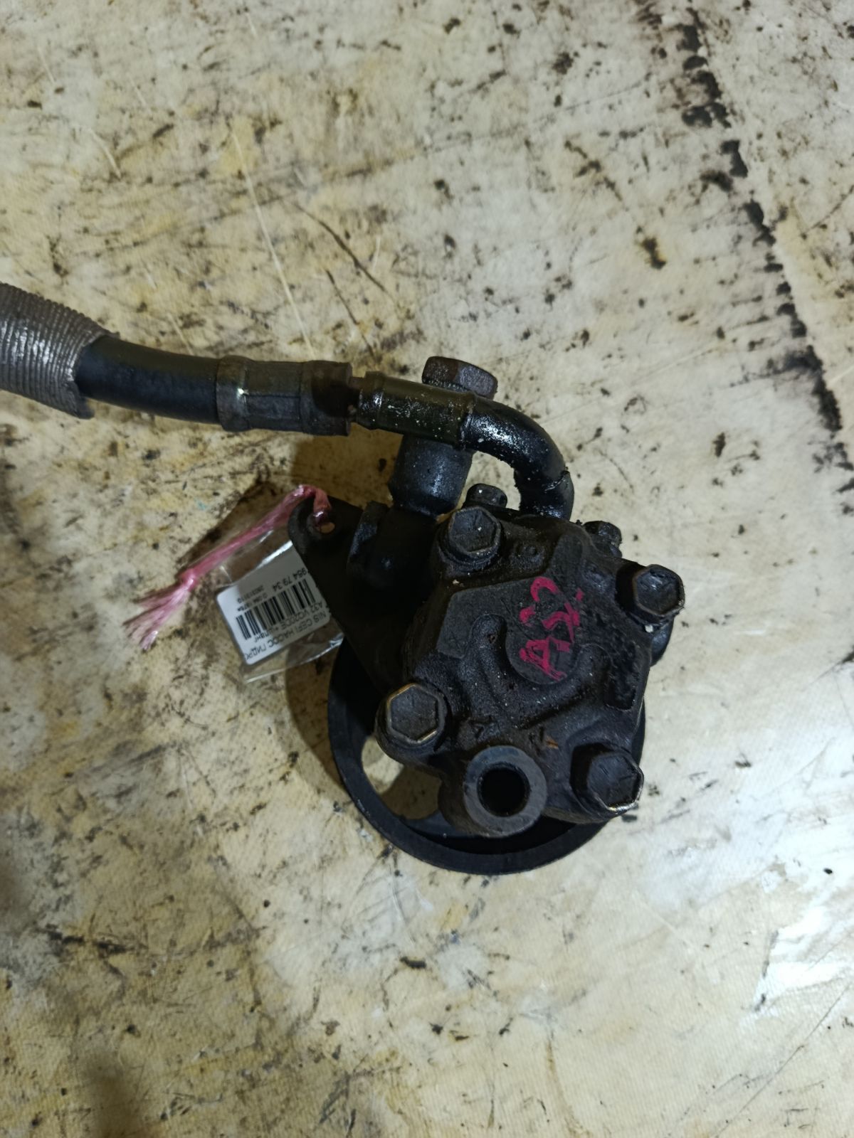 Насос гидроусилителя на Nissan Cefiro A32 VQ20DE Фото 3