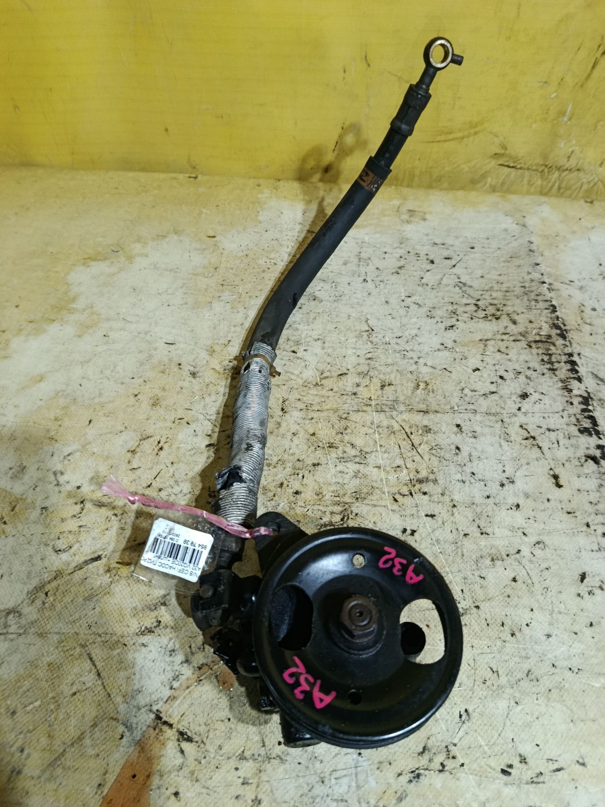 Насос гидроусилителя на Nissan Cefiro A32 VQ20DE Фото 1