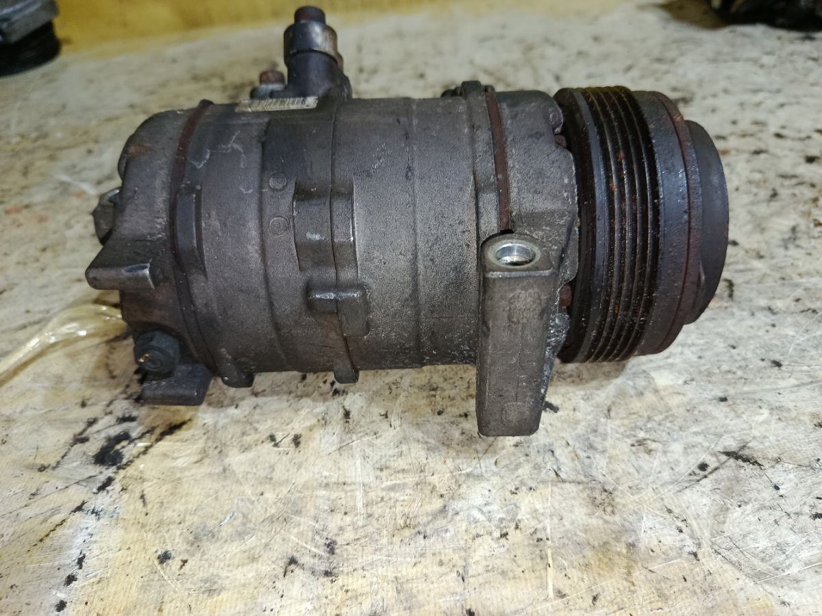 Компрессор кондиционера на Bmw X5 E53-FA53 M54 Фото 4