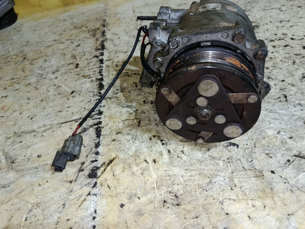 Компрессор кондиционера на Honda Cr-V RD5 K20A Фото 4