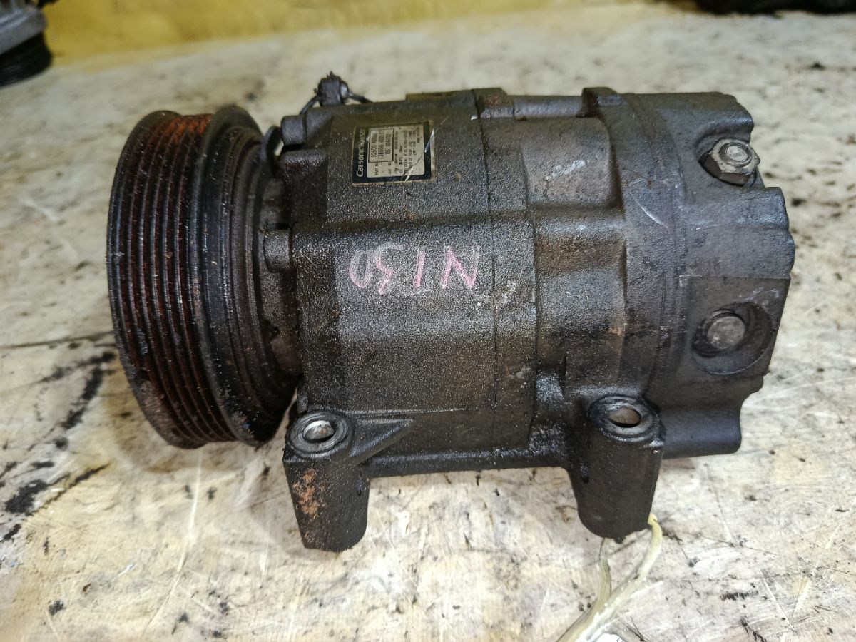 Компрессор кондиционера 92600-AU000 на Nissan X-Trail NT30 QR20DE Фото 3