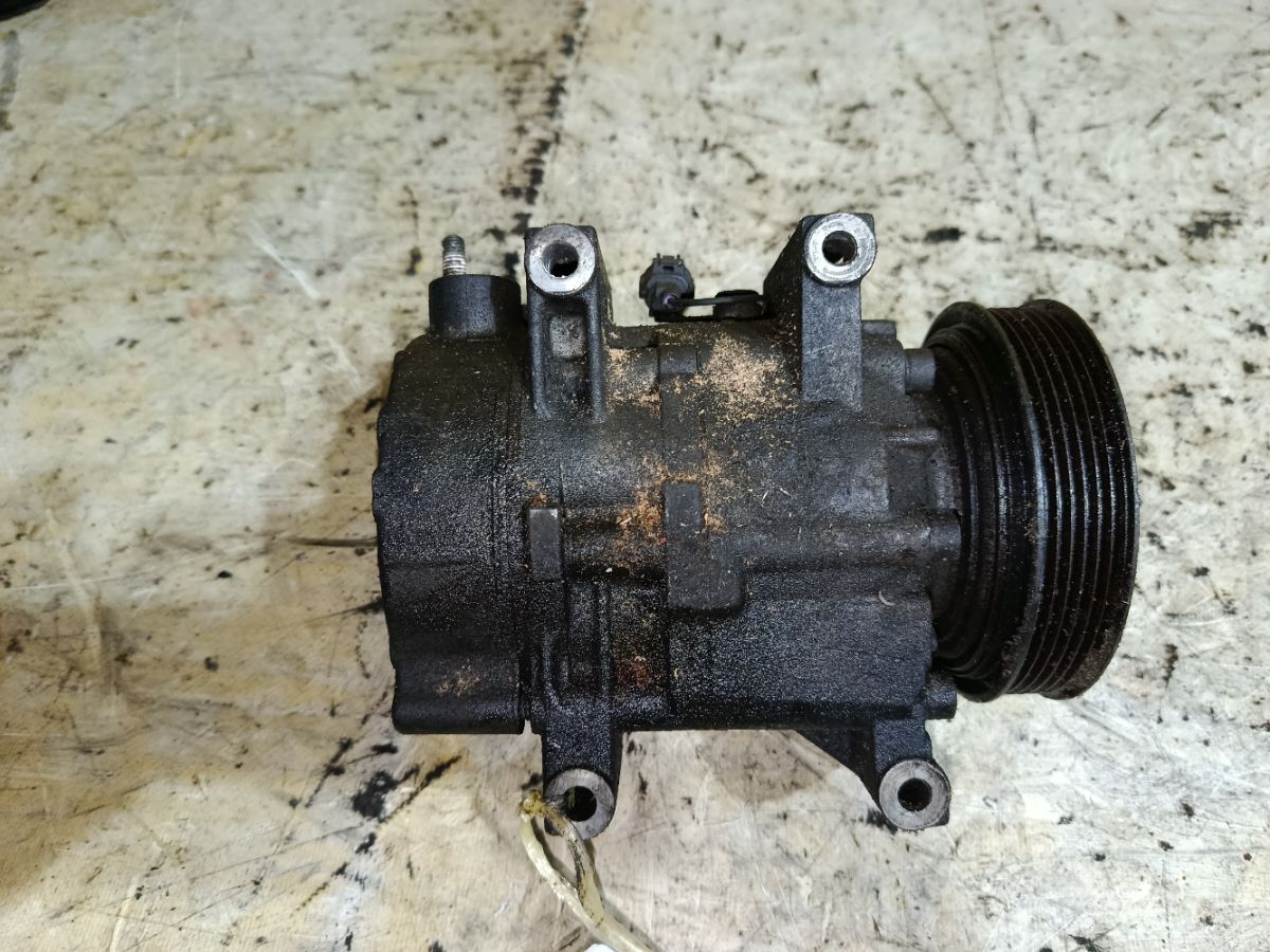 Компрессор кондиционера 92600-AU000 на Nissan X-Trail NT30 QR20DE Фото 6