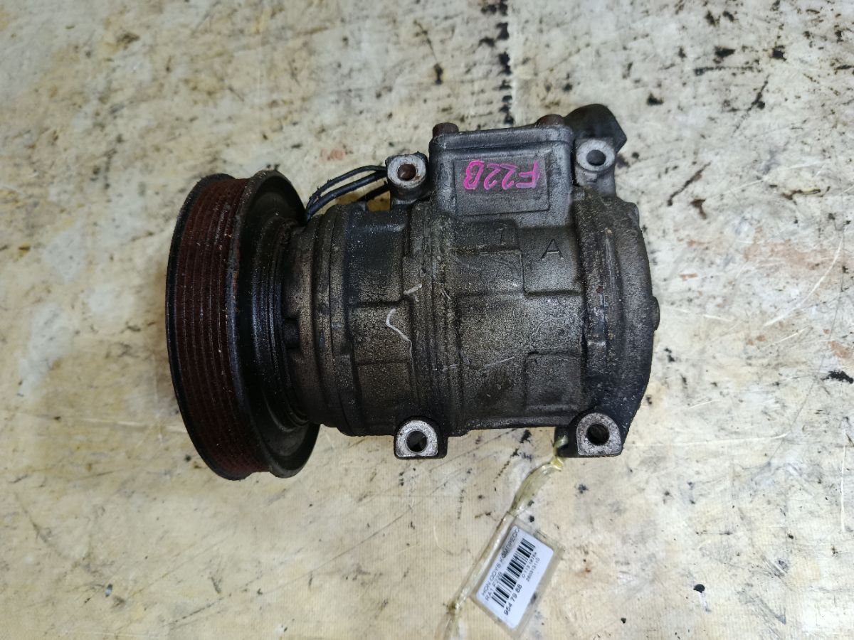 Компрессор кондиционера на Honda Odyssey RA1 F22B Фото 3