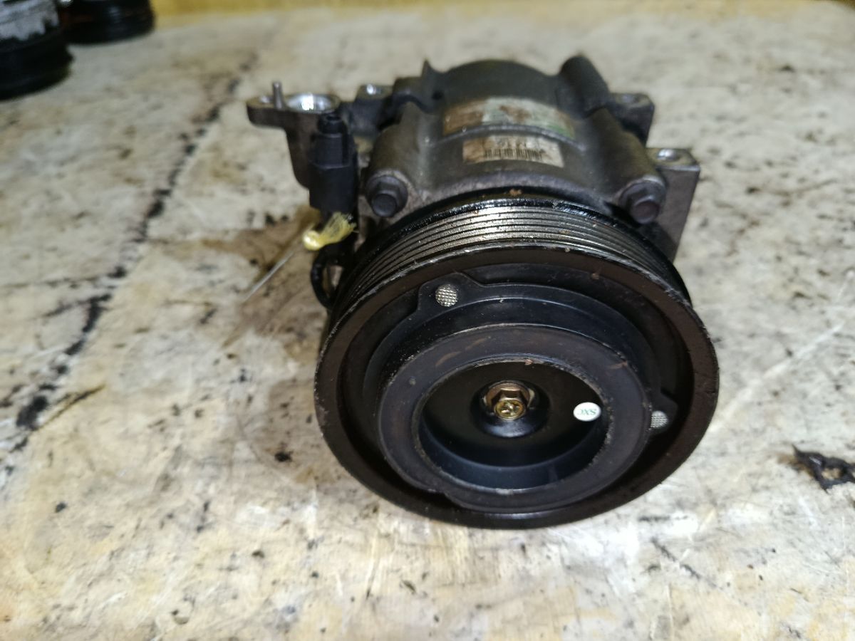 Компрессор кондиционера на Hyundai Tucson 1 JM D4EA Фото 3