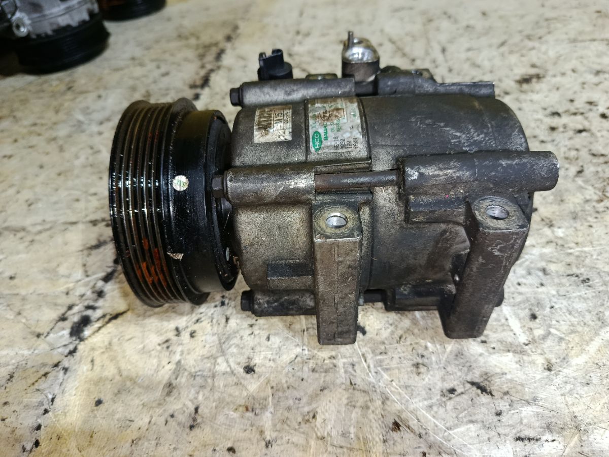 Компрессор кондиционера на Hyundai Tucson 1 JM D4EA Фото 4