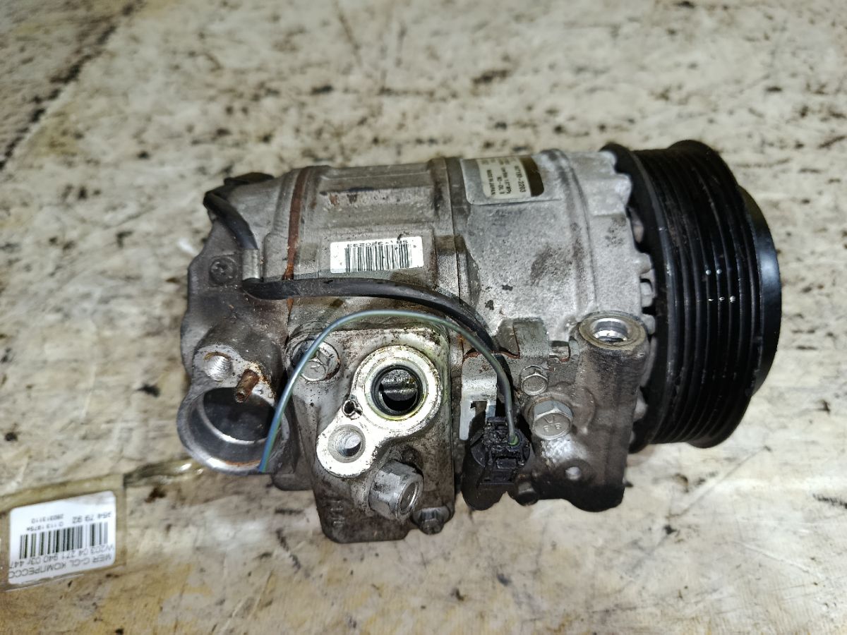 Компрессор кондиционера на Mercedes-Benz C-Class W203.042 271.940 Фото 1