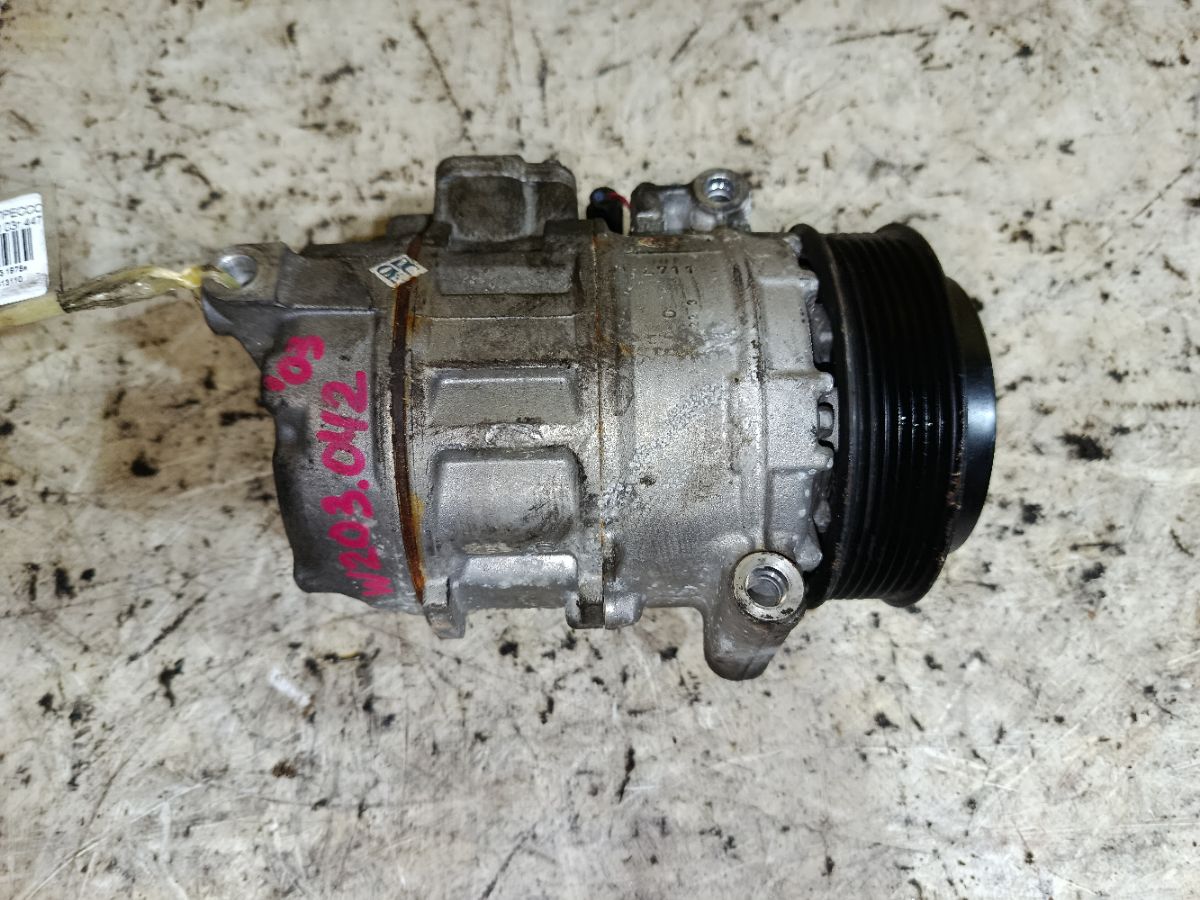Компрессор кондиционера на Mercedes-Benz C-Class W203.042 271.940 Фото 3