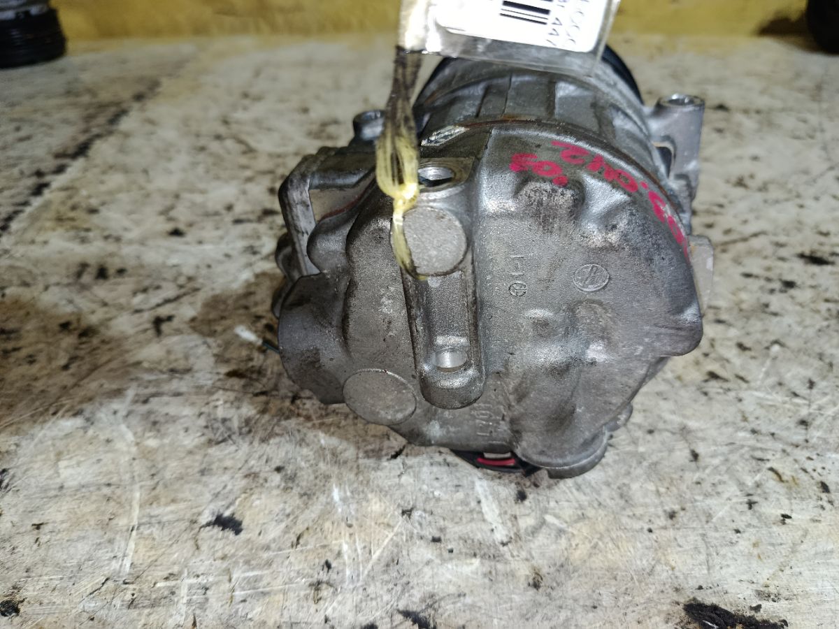 Компрессор кондиционера на Mercedes-Benz C-Class W203.042 271.940 Фото 5