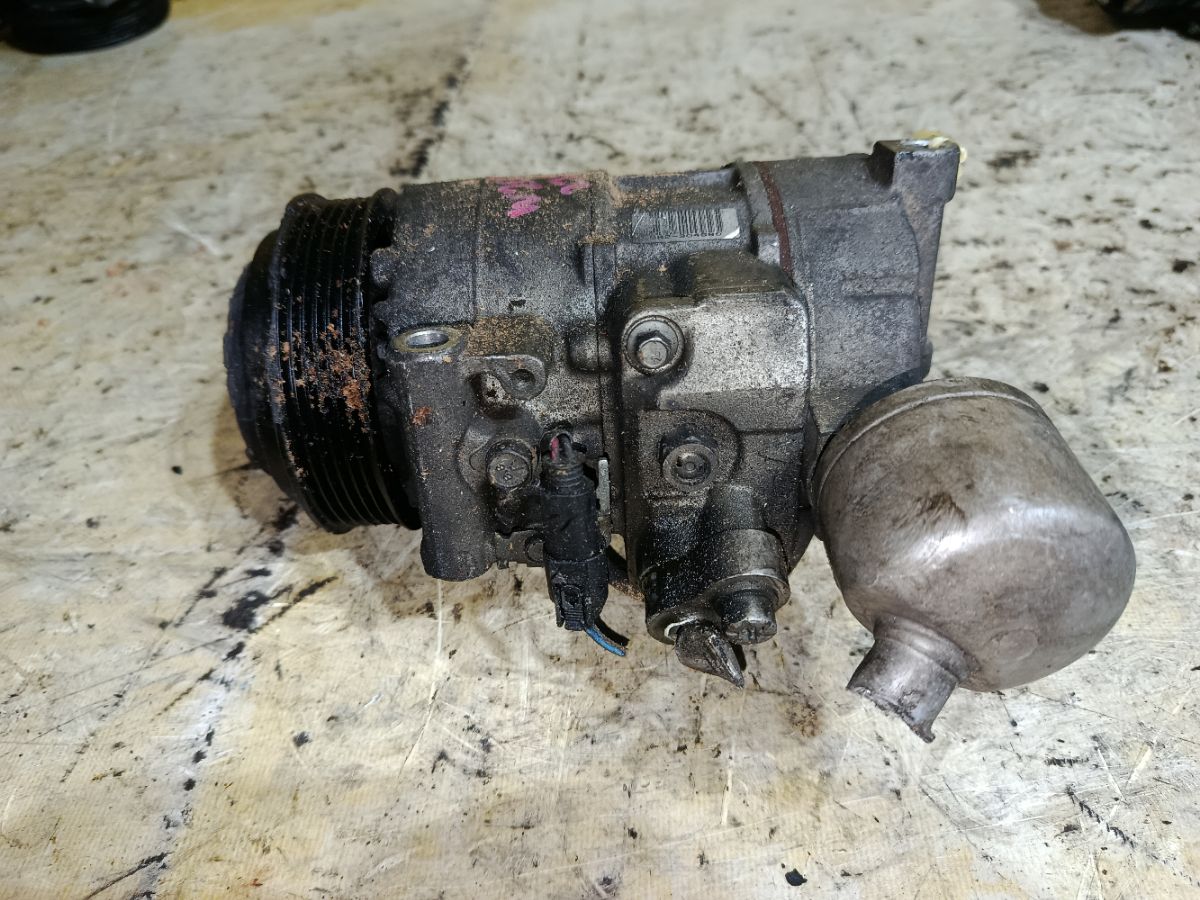 Компрессор кондиционера A0022303111 на Mercedes-Benz C-Class W204.054 272.947 Фото 2