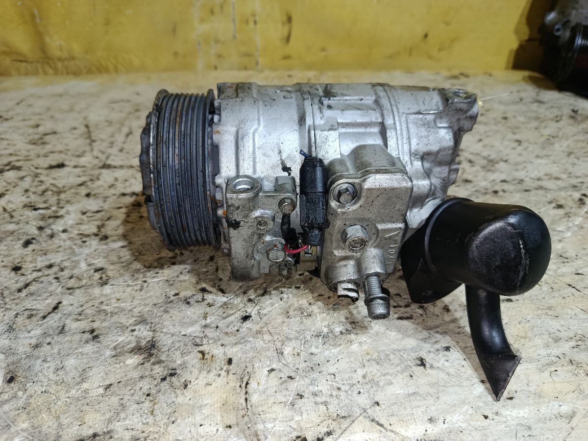 Компрессор кондиционера на Mercedes-Benz C-Class W203.065 112.961 Фото 1