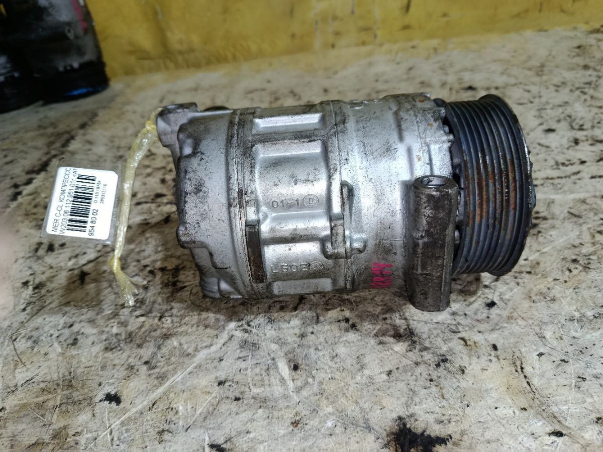 Компрессор кондиционера на Mercedes-Benz C-Class W203.065 112.961 Фото 4