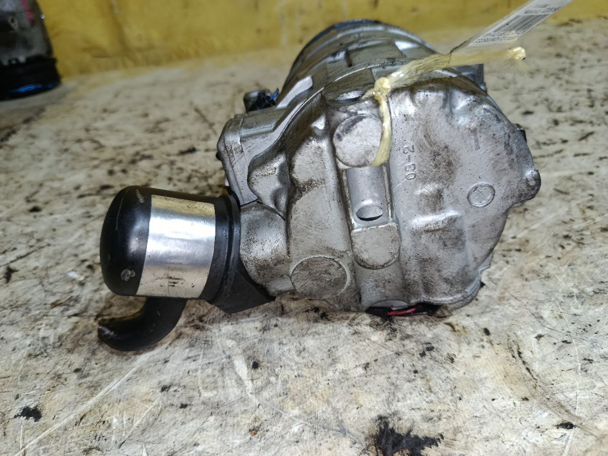 Компрессор кондиционера на Mercedes-Benz C-Class W203.065 112.961 Фото 6