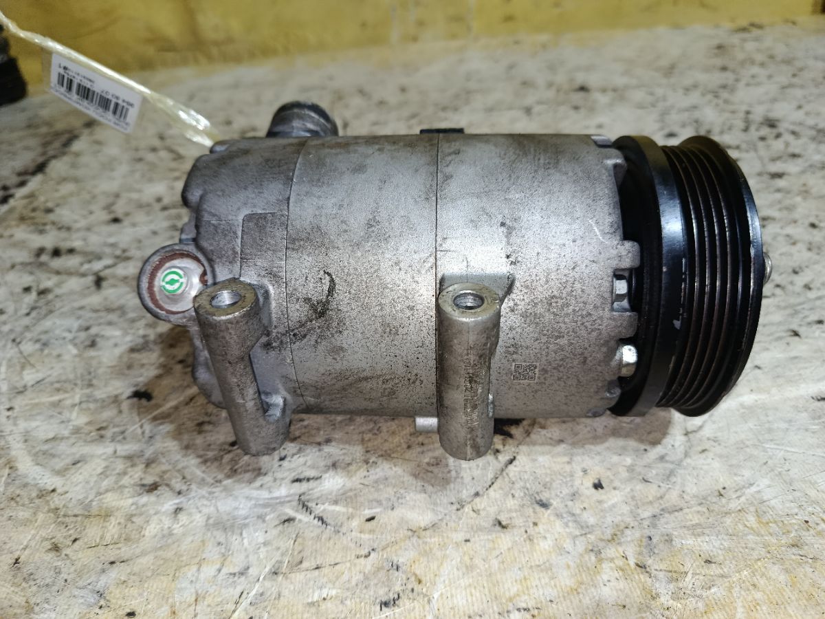 Компрессор кондиционера BV6N-19D629-BF на Ford Focus 2 Фото 3