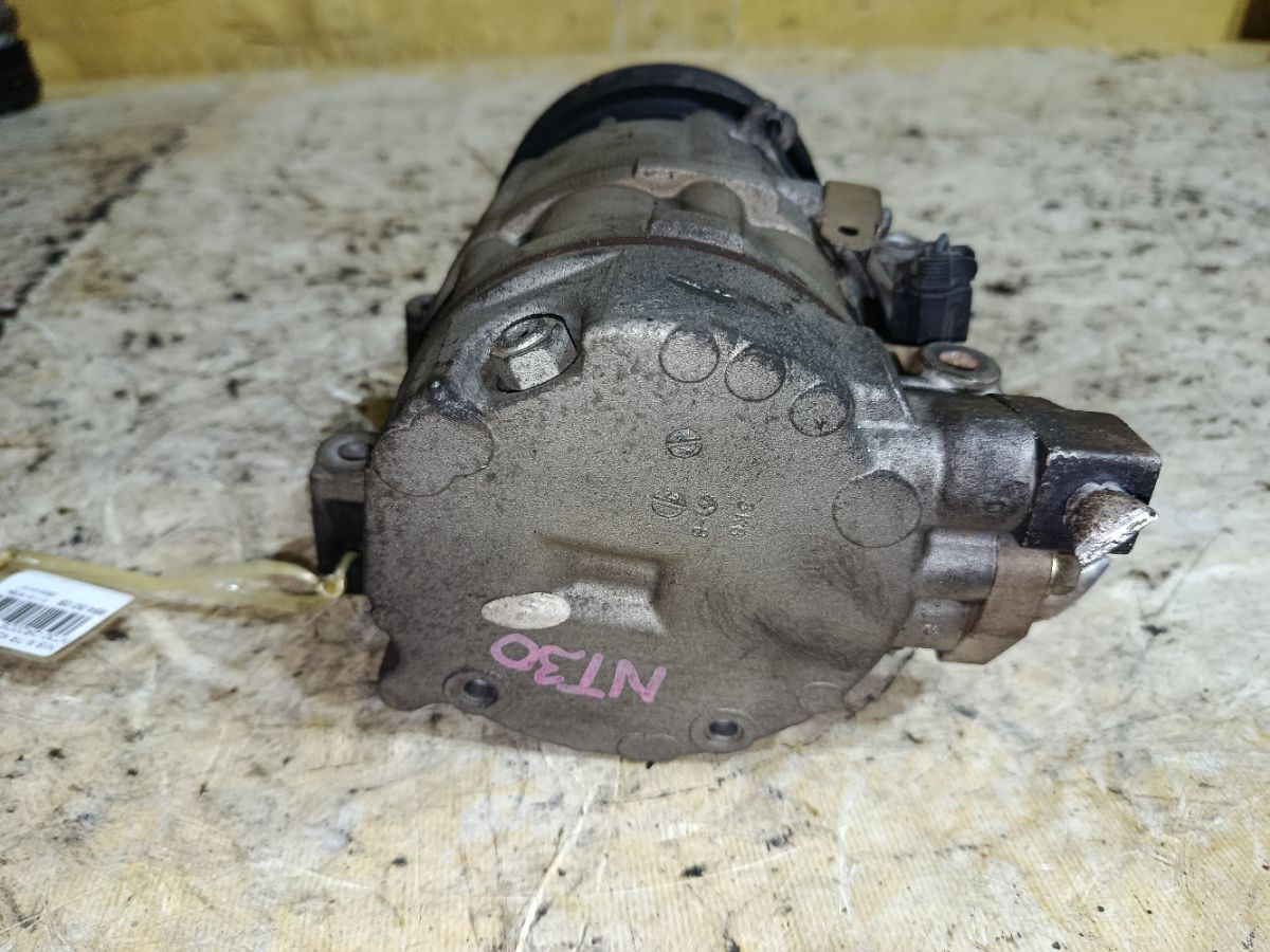 Компрессор кондиционера на Nissan X-Trail NT30 QR20DE Фото 3