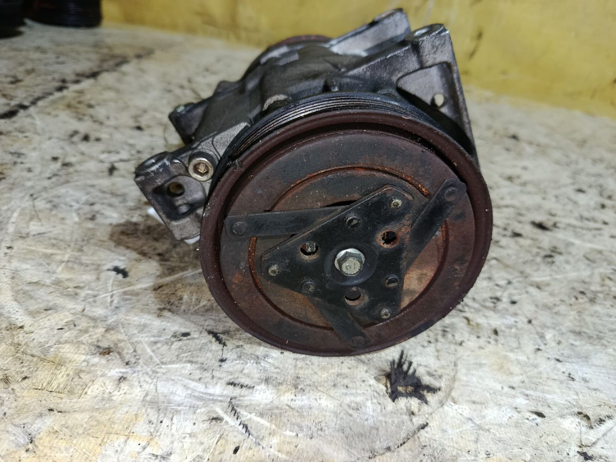 Компрессор кондиционера на Nissan X-Trail NT30 QR20DE Фото 6