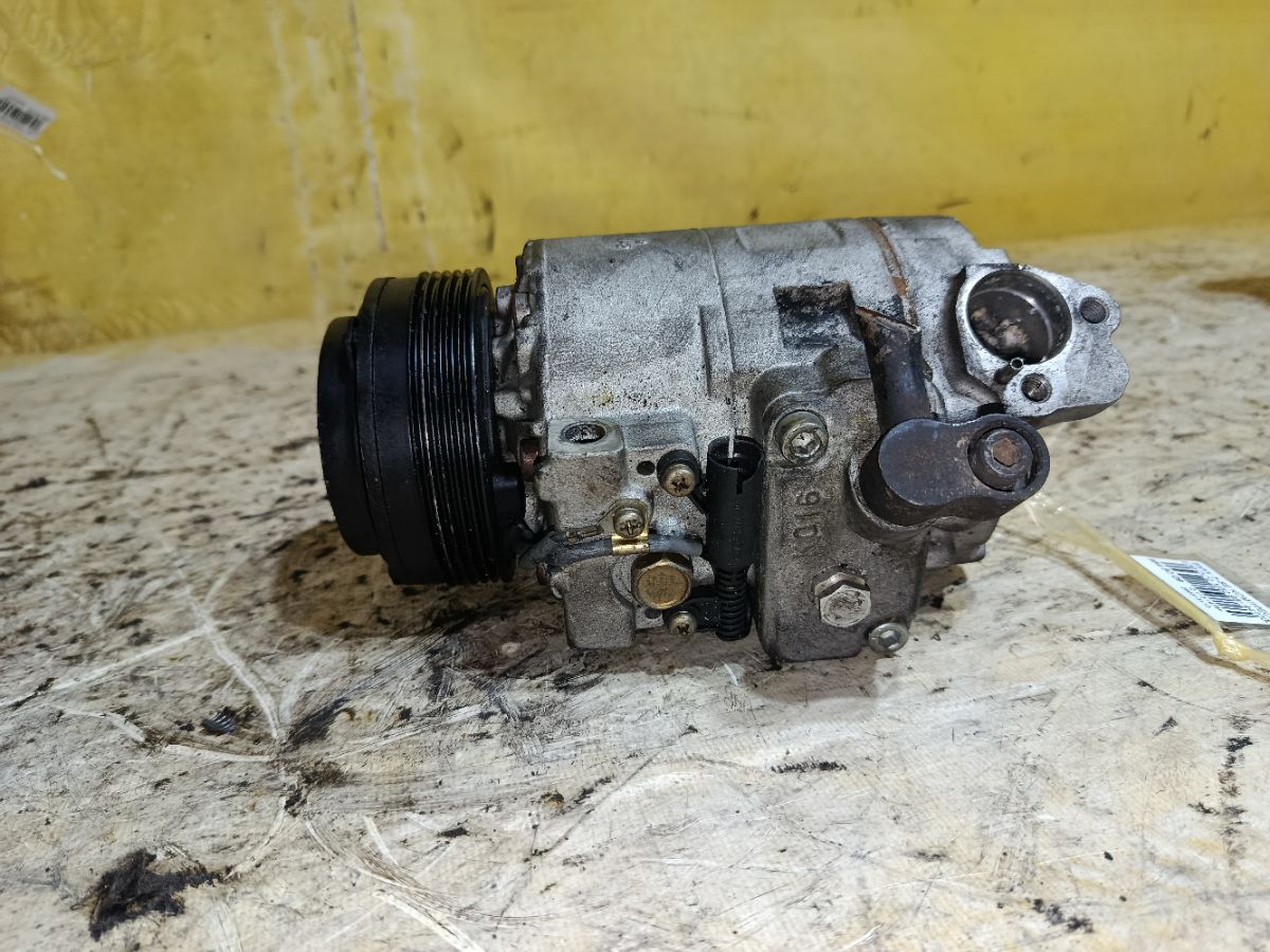Компрессор кондиционера на Bmw 5-Series E39-DD21 M52 Фото 1
