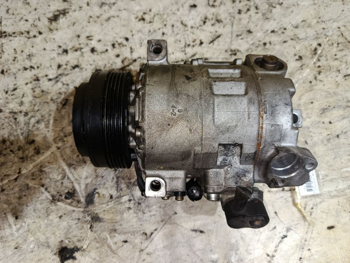 Компрессор кондиционера на Bmw 5-Series E39-DD21 M52 Фото 2
