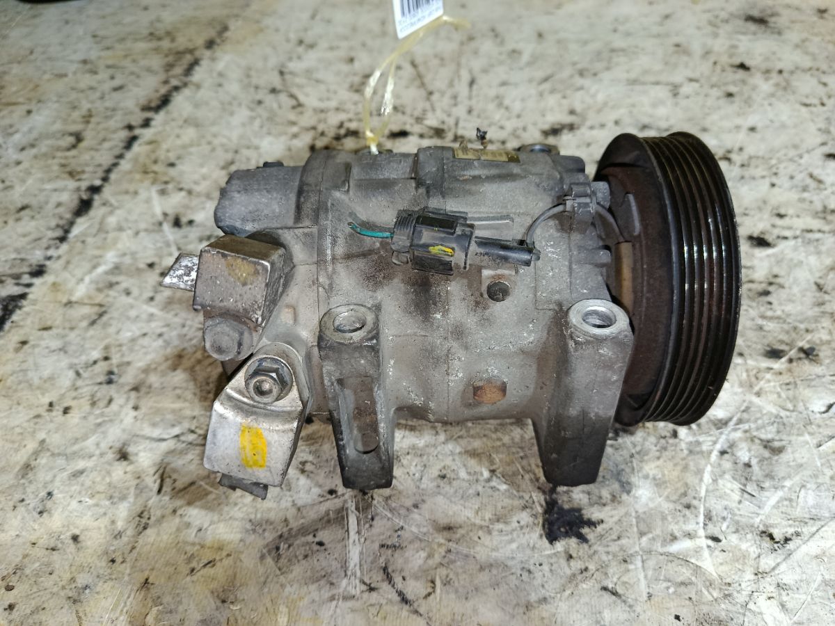 Компрессор кондиционера 92600-2Y001 на Nissan Cefiro A32 VQ20DE Фото 1