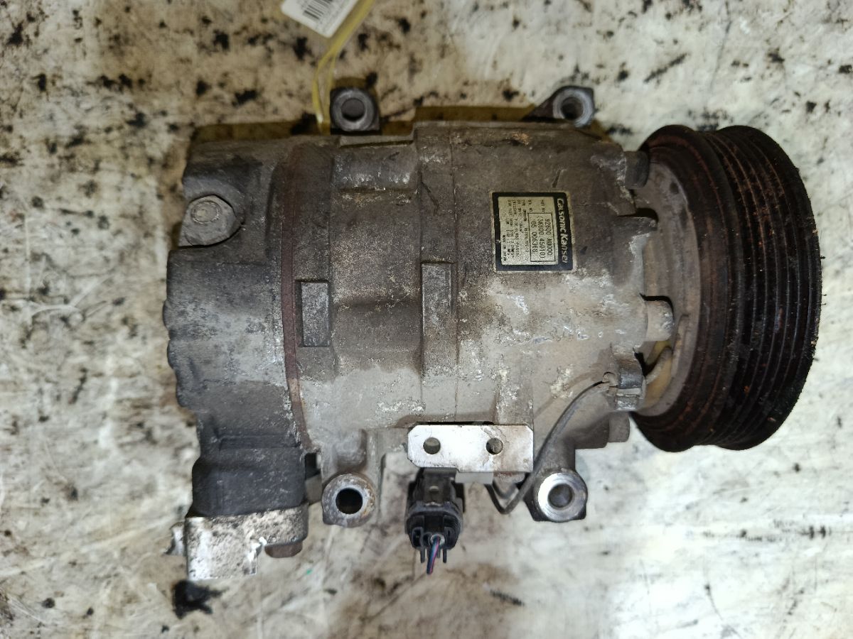 Компрессор кондиционера 92600-AU000 на Nissan X-Trail NT30 QR20DE Фото 2