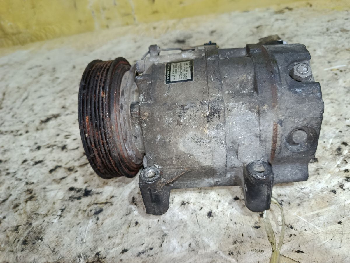 Компрессор кондиционера 92600-AU000 на Nissan X-Trail NT30 QR20DE Фото 4