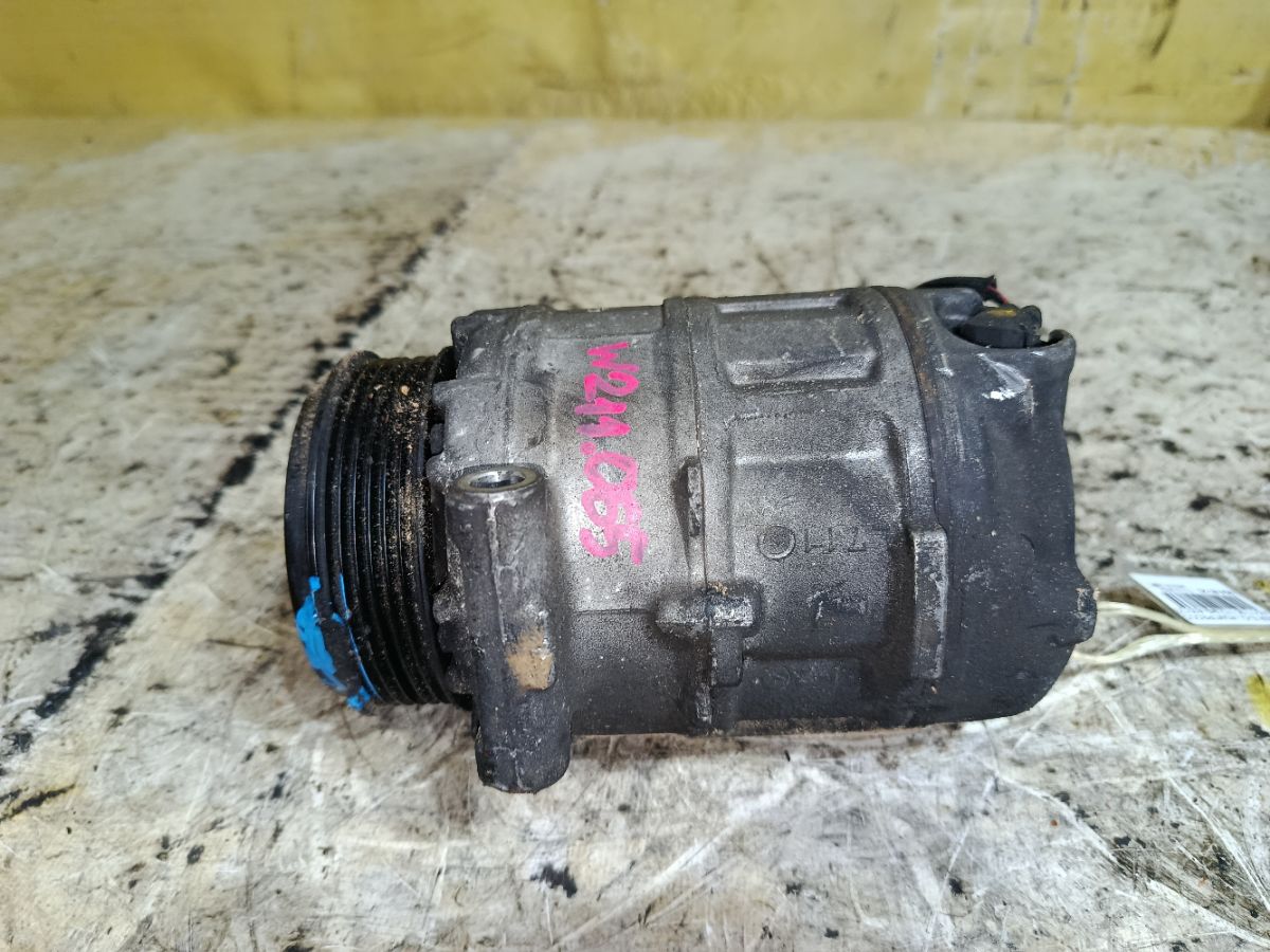 Компрессор кондиционера A0012301211 на Mercedes-Benz E-Class W211.065 112.949 Фото 3
