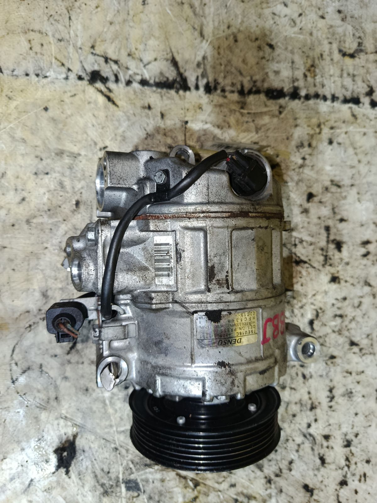 Компрессор кондиционера на Audi A4 8E BBJ Фото 2