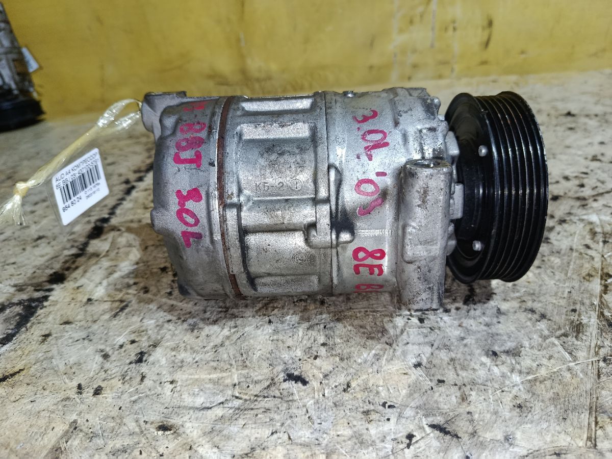 Компрессор кондиционера на Audi A4 8E BBJ Фото 4