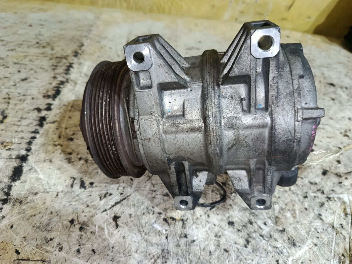 Компрессор кондиционера 92600-CX000 на Nissan Serena TC24 QR20DE Фото 5