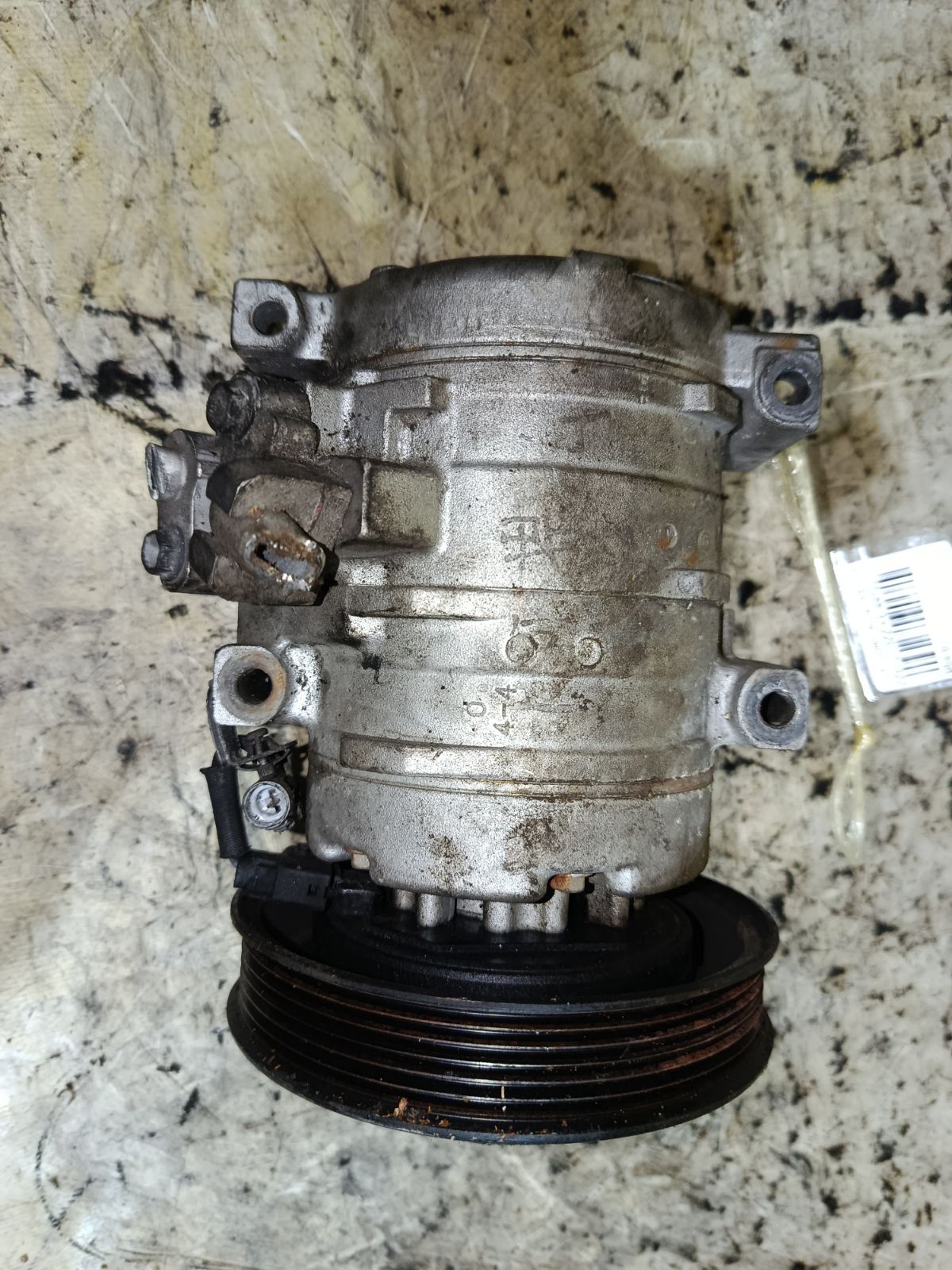 Компрессор кондиционера на Toyota Corolla ZZE121 3ZZ-FE Фото 2