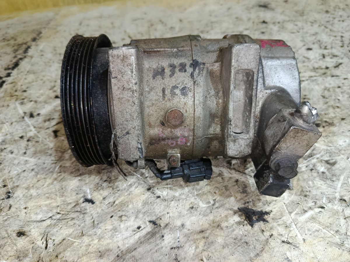 Компрессор кондиционера на Nissan Cefiro A32 VQ20DE Фото 1