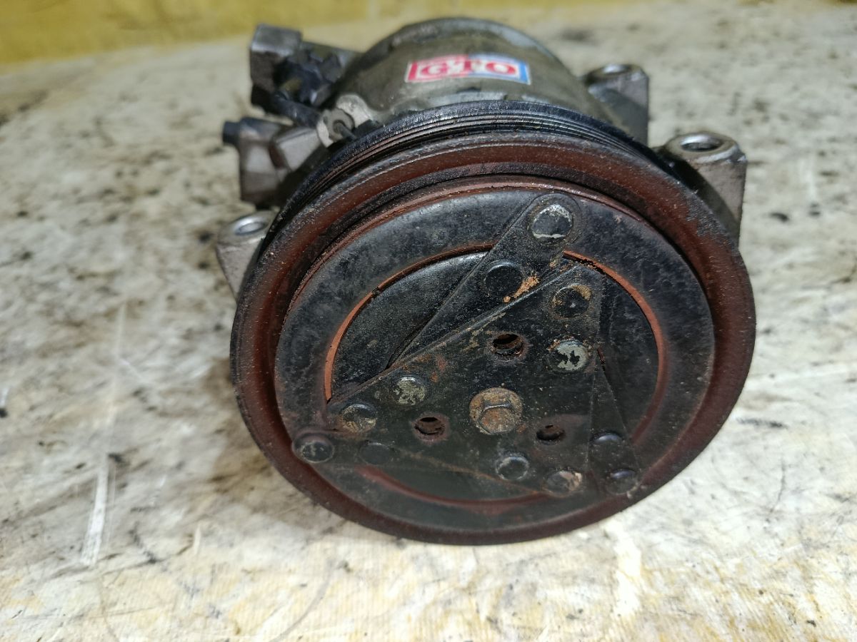 Компрессор кондиционера на Nissan Cefiro A32 VQ20DE Фото 5