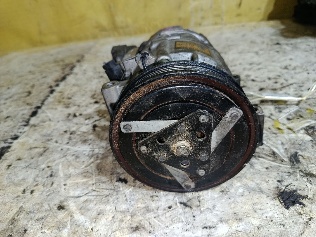 Компрессор кондиционера на Nissan X-Trail NT30 QR20DE Фото 5