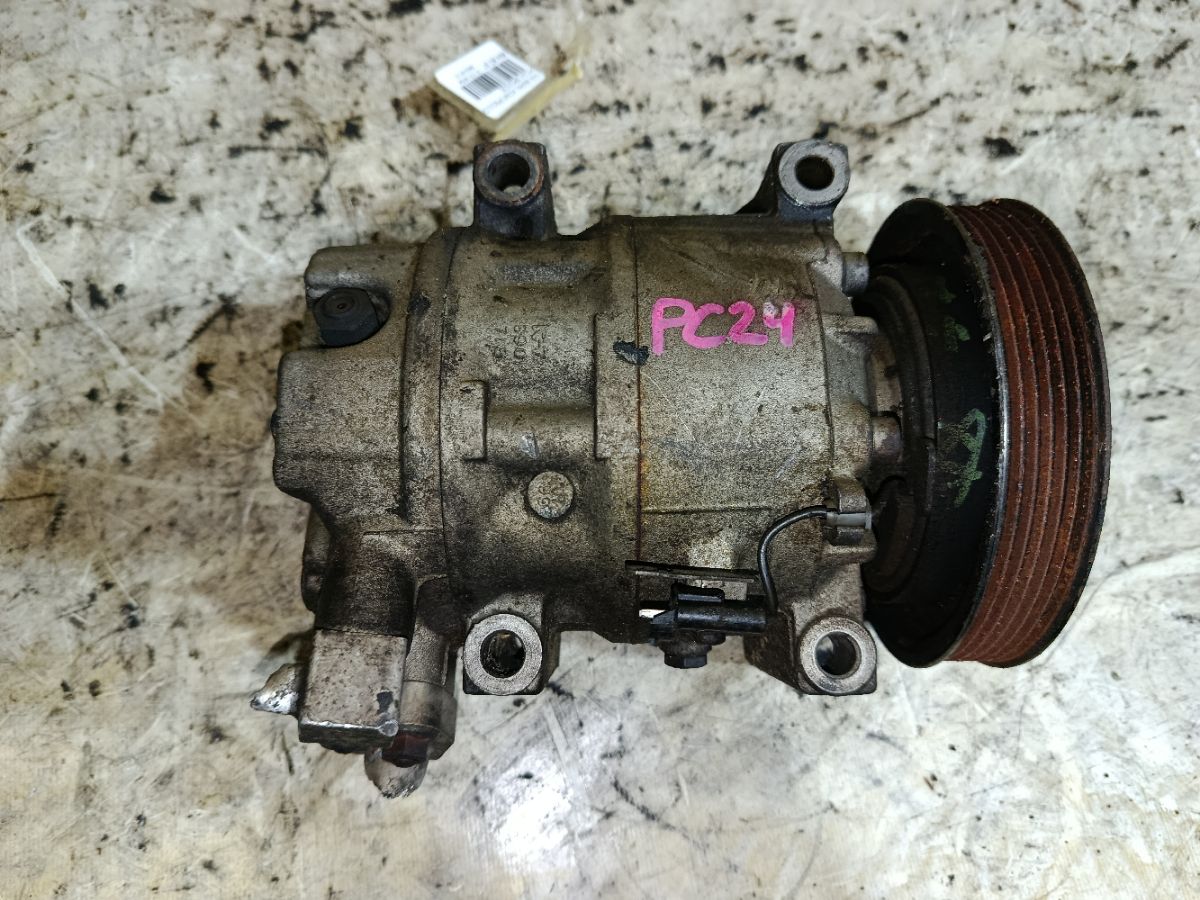 Компрессор кондиционера на Nissan Serena PC24 SR20DE Фото 2