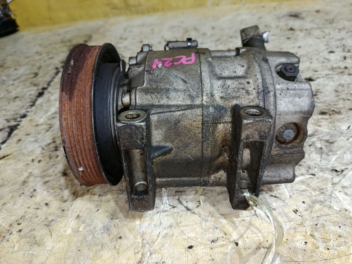 Компрессор кондиционера на Nissan Serena PC24 SR20DE Фото 3