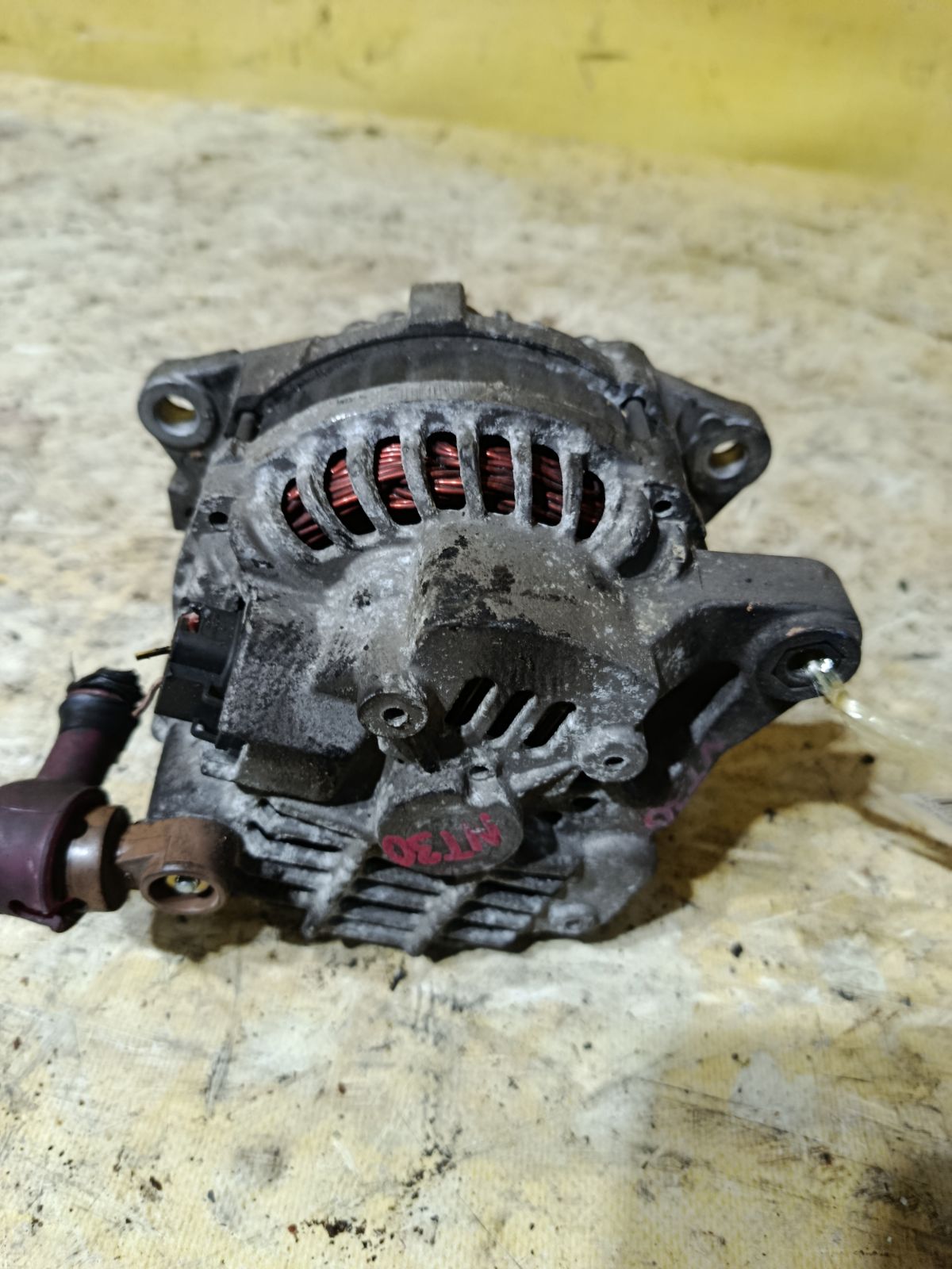 Генератор 23100-2YA00 на Nissan X-Trail NT30 QR20DE Фото 2