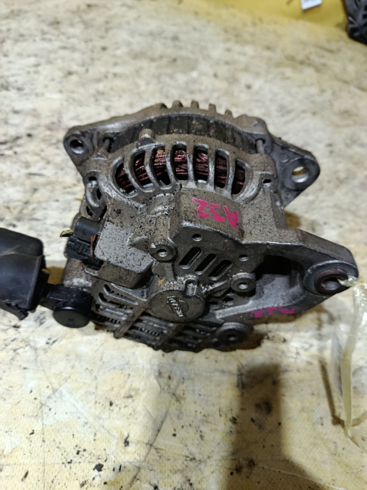 Генератор 23100 31U00, LC-008-0004 на Nissan Cefiro A32 VQ20DE Фото 2