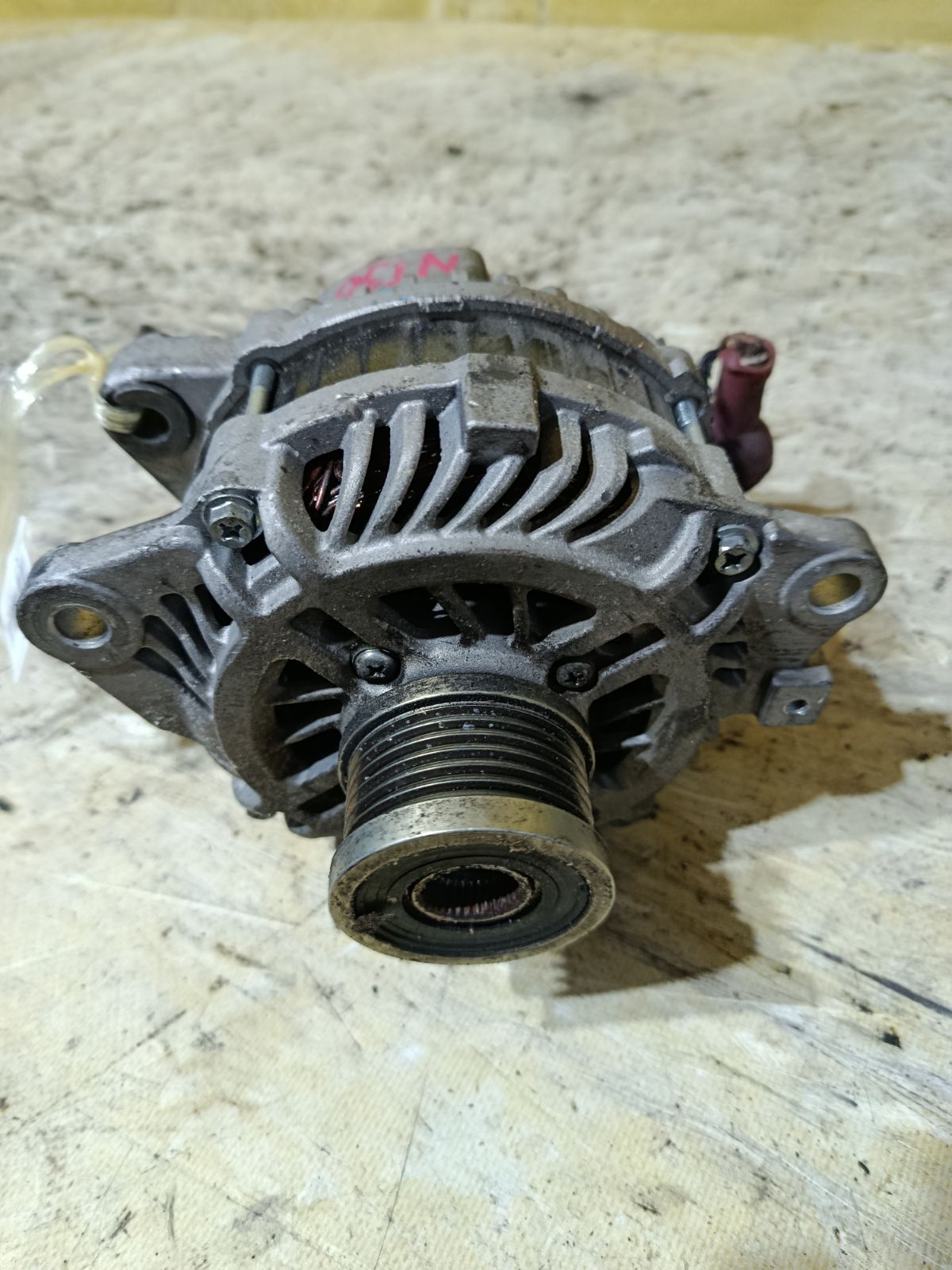 Генератор на Nissan X-Trail NT30 QR20DE Фото 1