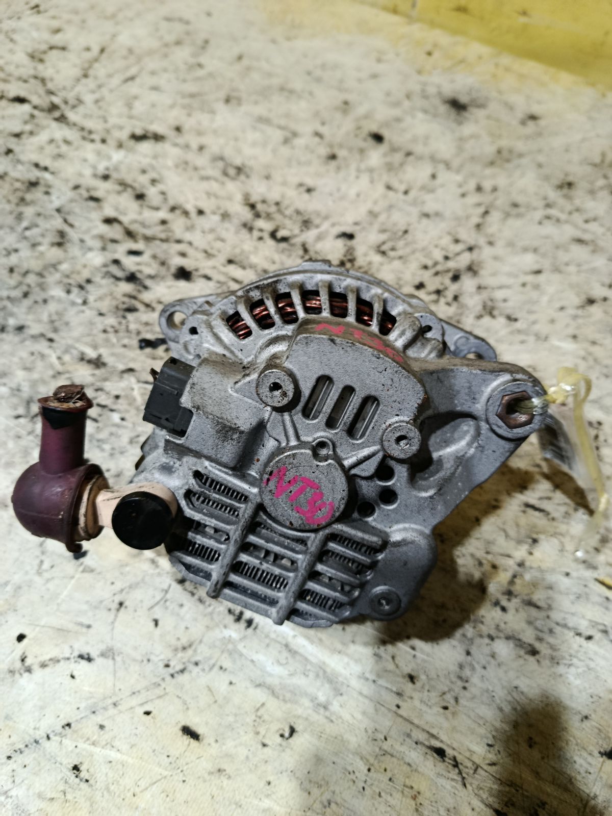 Генератор на Nissan X-Trail NT30 QR20DE Фото 4