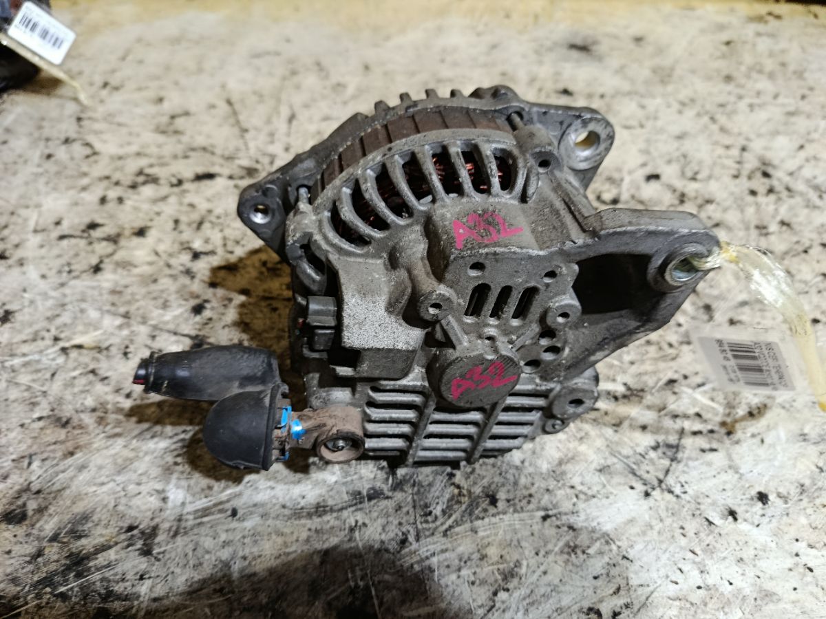 Генератор 23100 31U00, LC-008-0004 на Nissan Cefiro A32 VQ20DE Фото 2