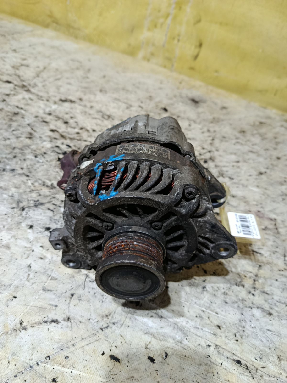 Генератор 23100-AU410 на Nissan X-Trail NT30 QR20DE Фото 1