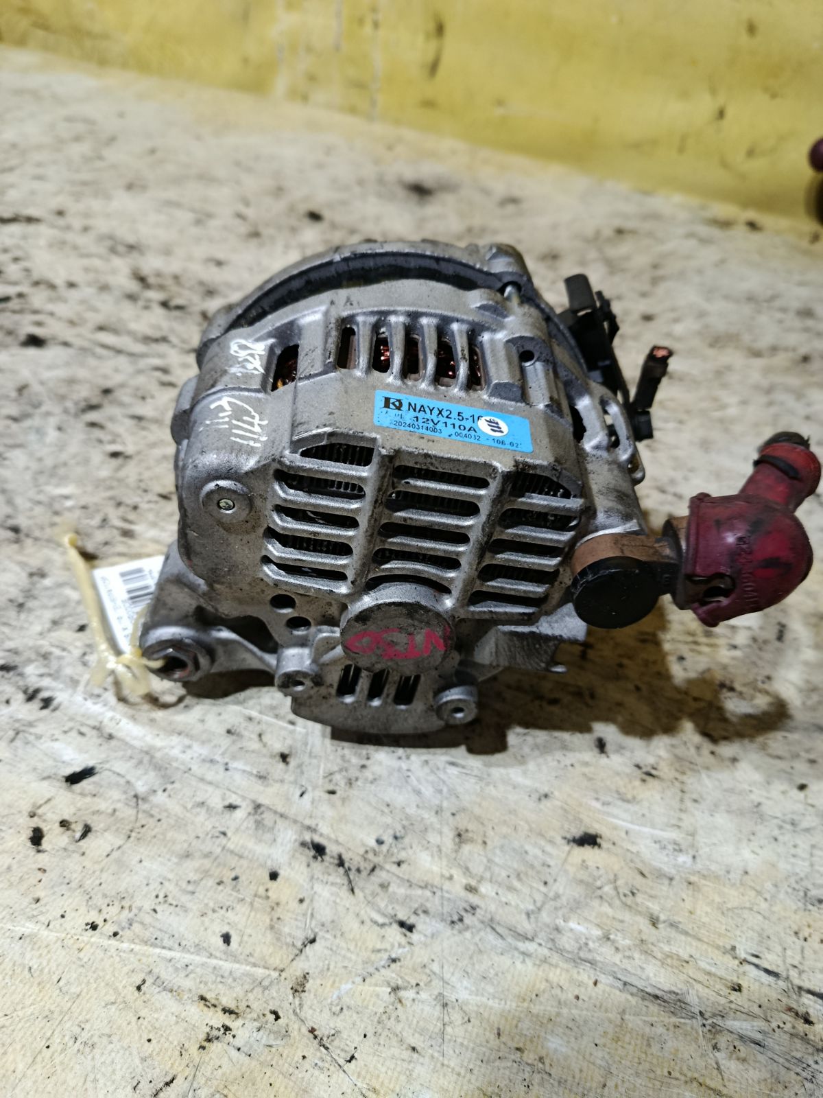 Генератор на Nissan X-Trail NT30 QR20DE Фото 2